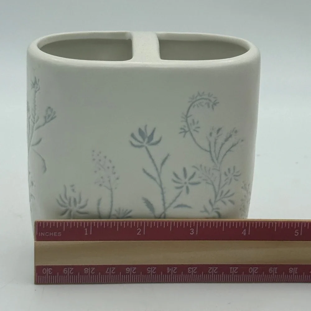 Bee & Willow Home Grey Gardens Ceramic Toothbrush Holder Floral White Grey